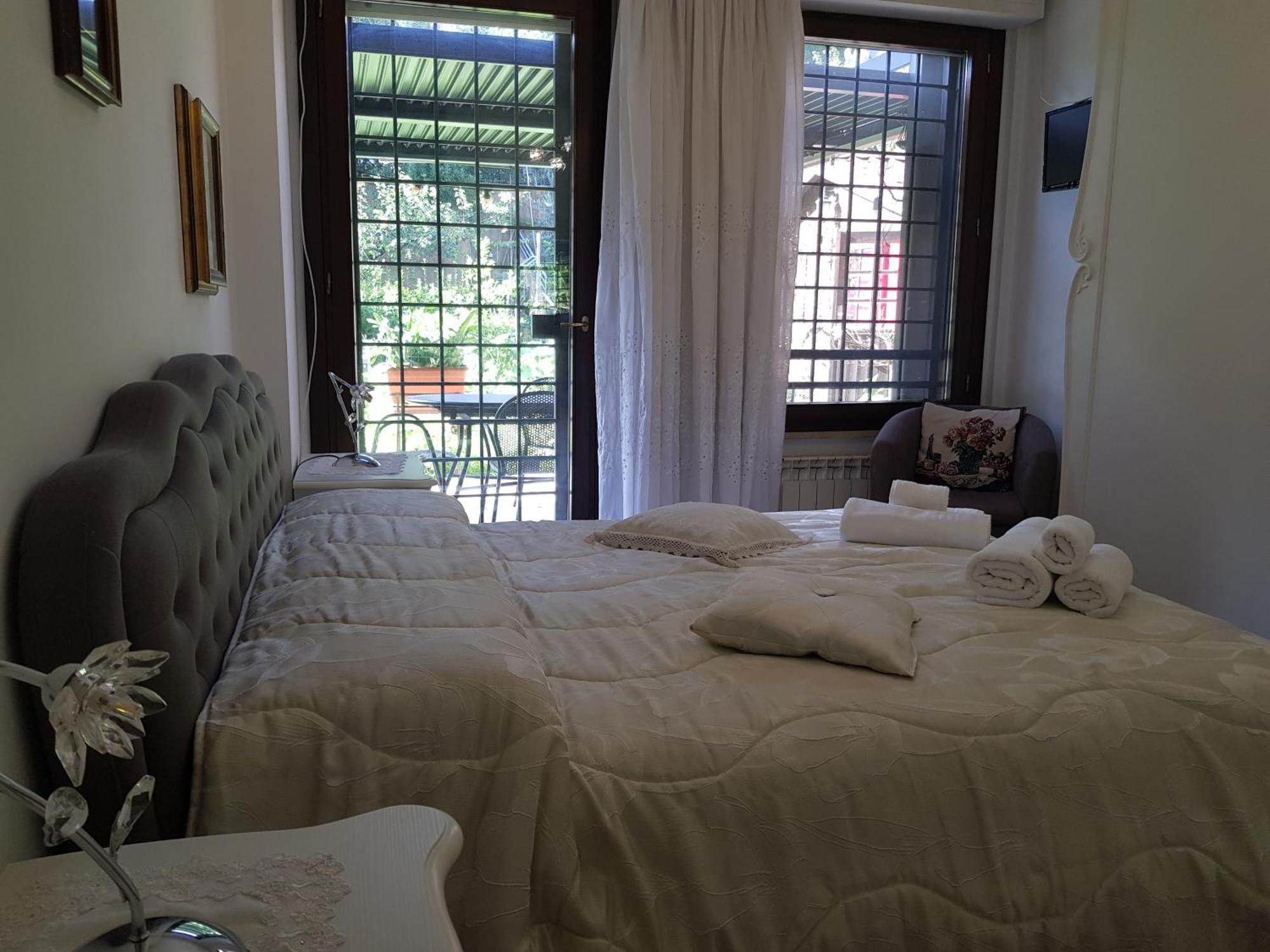 Eur Charme Apt&Garden Roma Ngoại thất bức ảnh